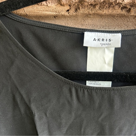 Akris Punto 100% Silk Black Cream Colorblock Short Sleeve Blouse Size 6 - Picture 7 of 7